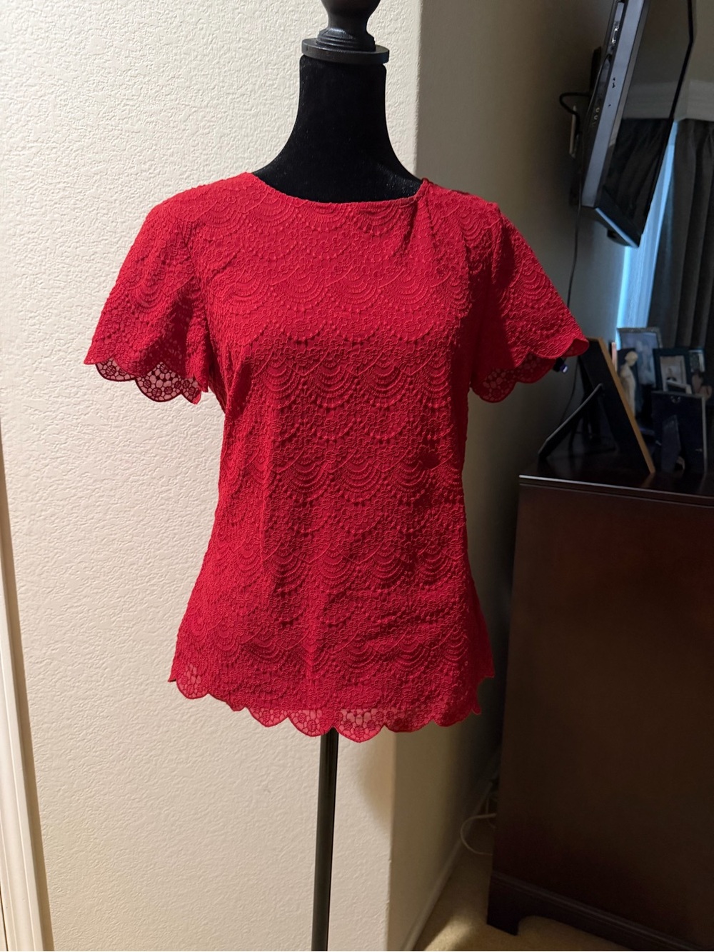 LOFT Red Lace Scallop Hem Short Sleeve Top